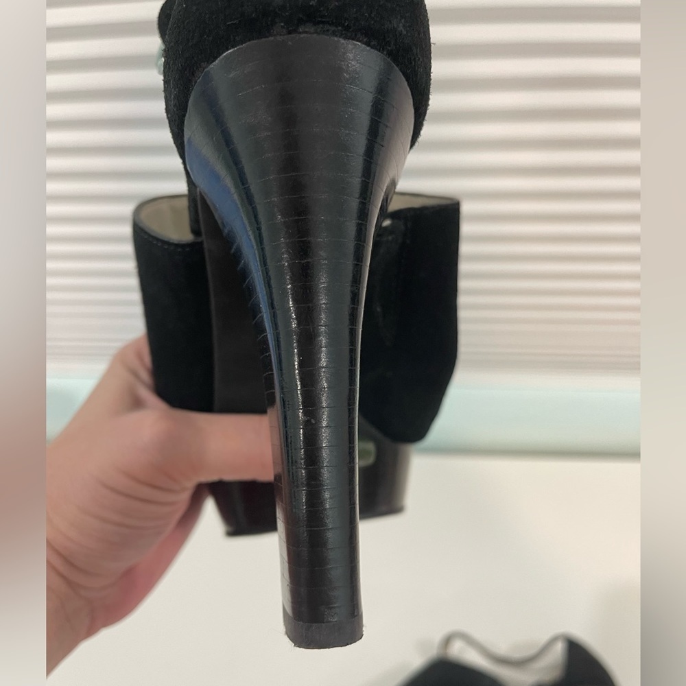 MICHAEL Kors Black Suede Heeled Sandals Size 8.5M - Picture 12 of 15